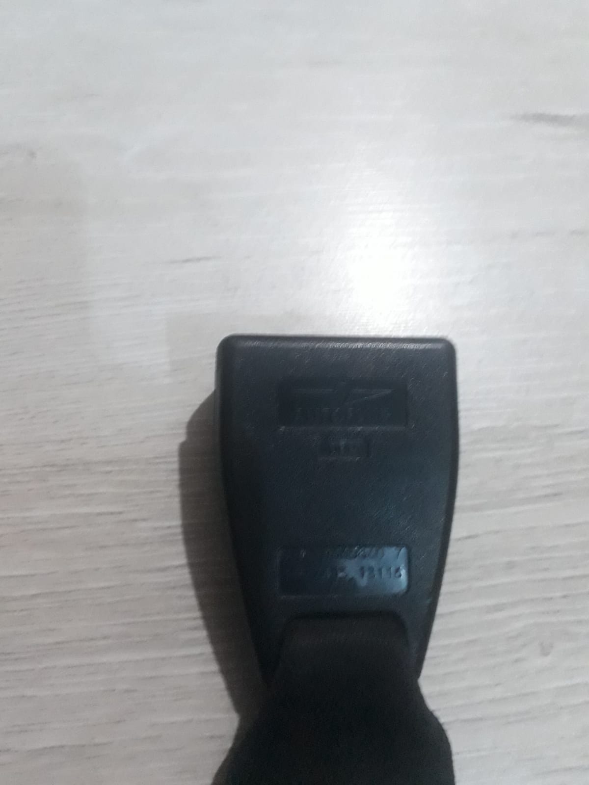 BMW E36 EMNİYET KEMERİ ARKA SOL ÇIKMA ORİJİNAL 72111977415