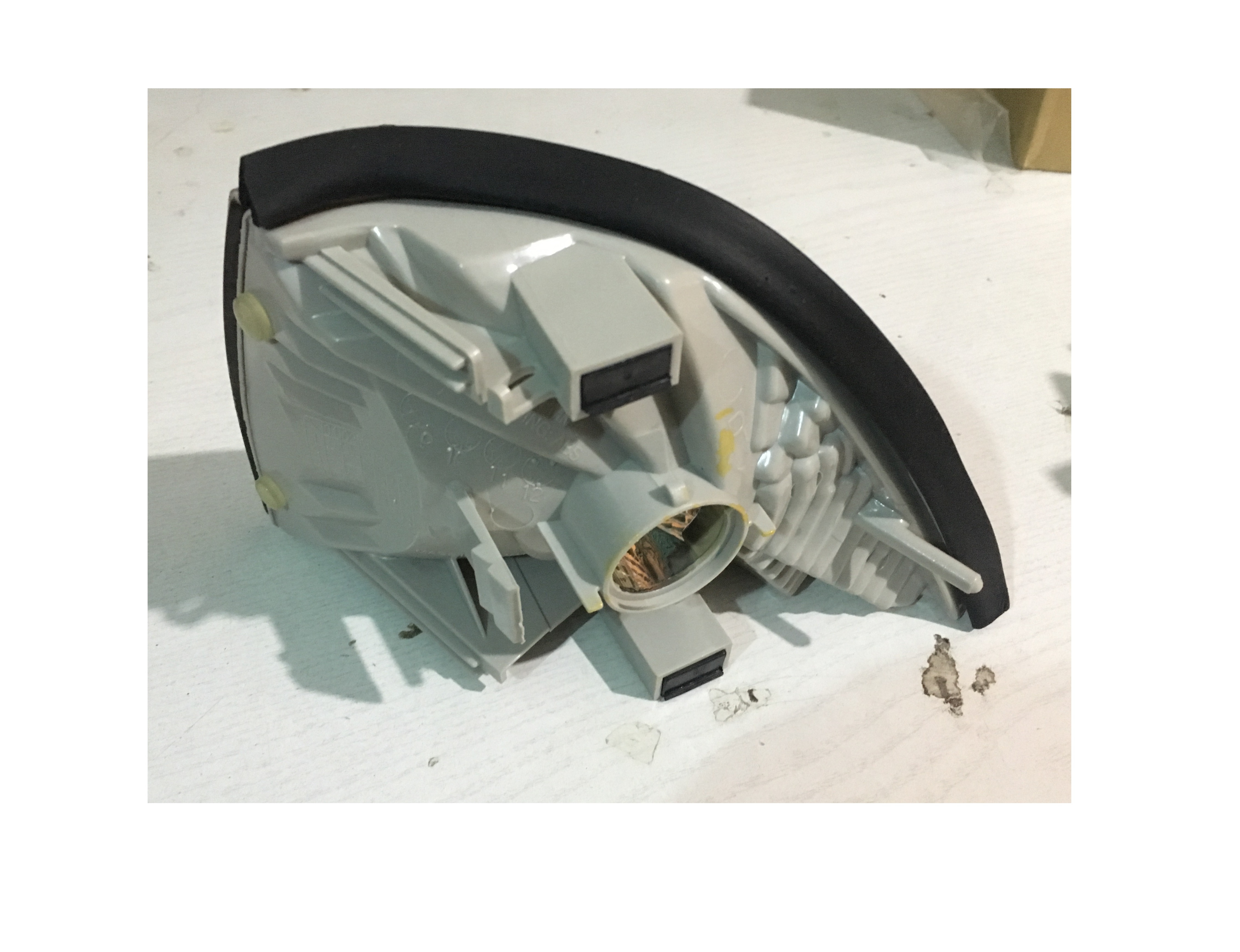 BMW E36 COUPE CABRIO BEYAZ SAĞ SİNYAL ÇIKMA 82199403094