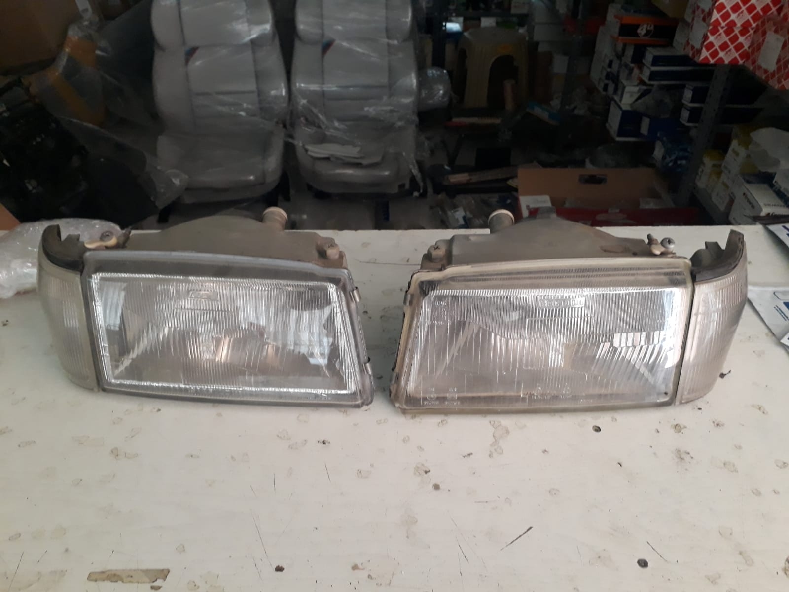 FIAT UNO SAĞ SOL FAR SİNYAL TAKIMI ÇIKMA